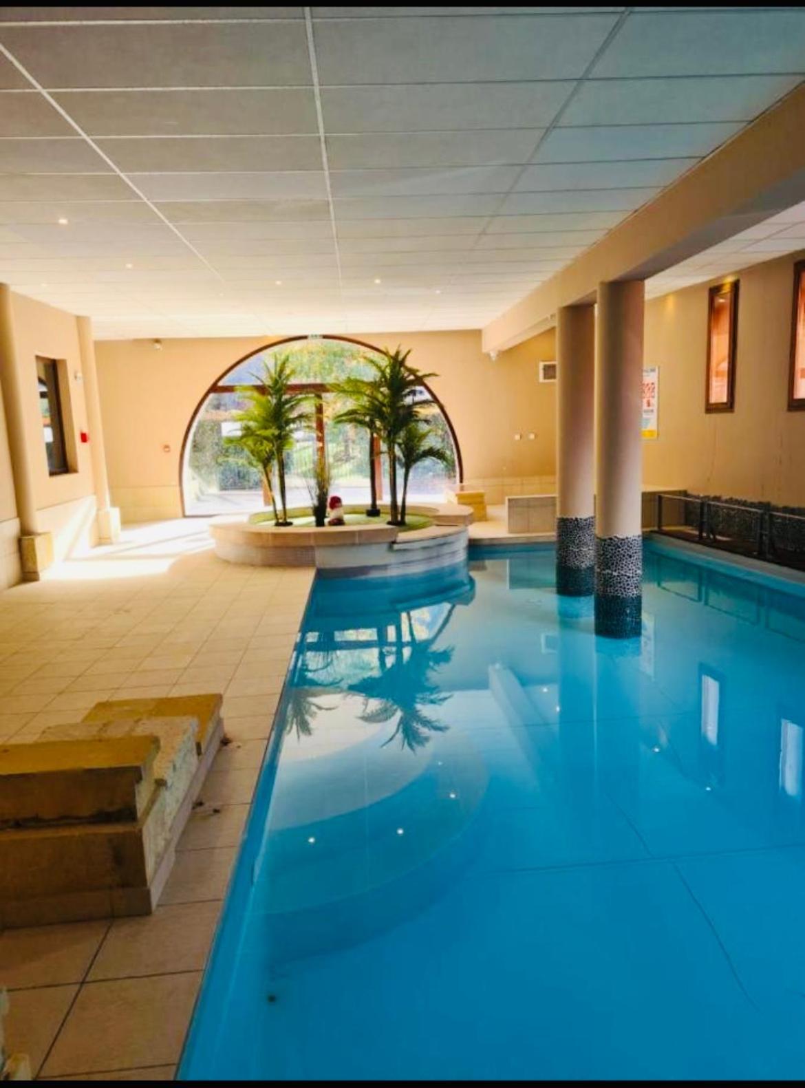 Appartements Avec Piscine Interieure Sauna Parking Etage 1 Au Centre Du Village Dans Residence Cami Real Saint-Lary-Soulan Exterior foto