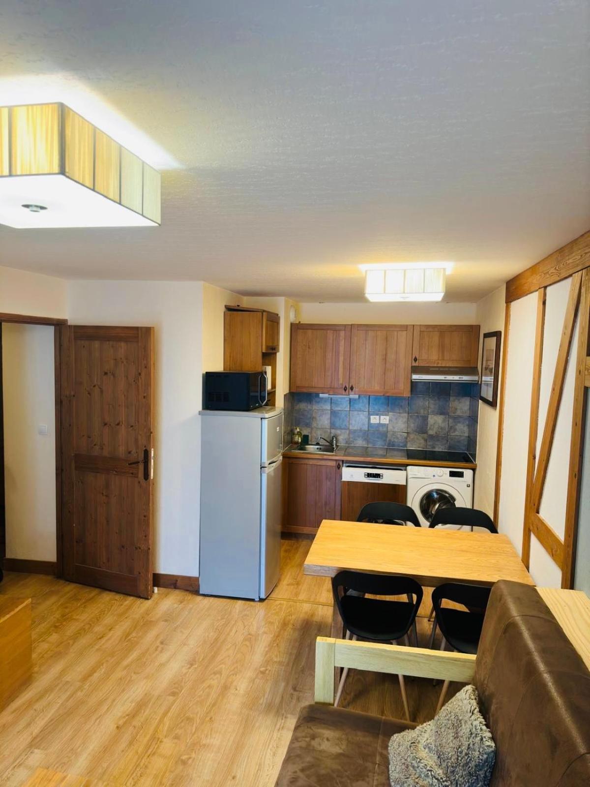 Appartements Avec Piscine Interieure Sauna Parking Etage 1 Au Centre Du Village Dans Residence Cami Real Saint-Lary-Soulan Exterior foto
